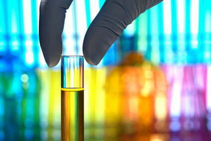 scentifiques dans un laboratoire